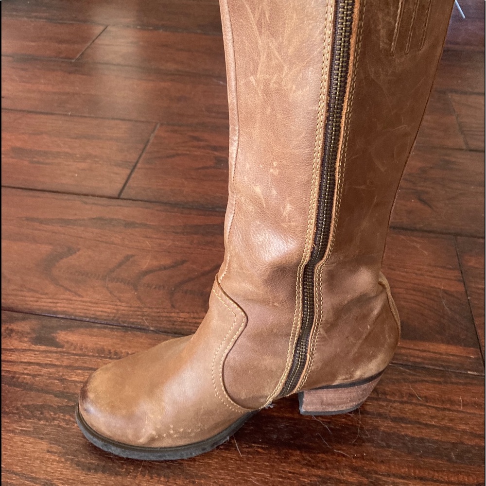 Born boots
